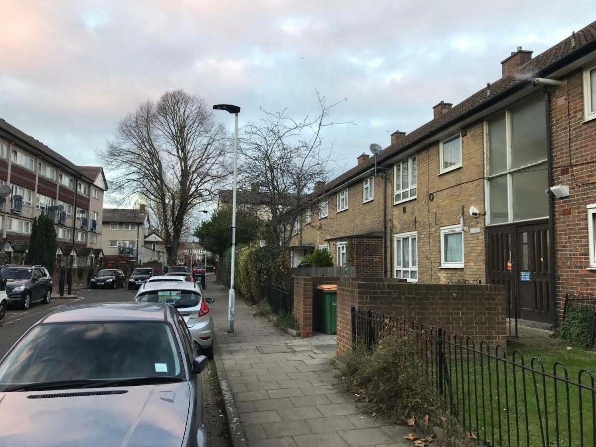 Cozy Apartment In Stratford From 18 Minutes To Central ロンドン エクステリア 写真